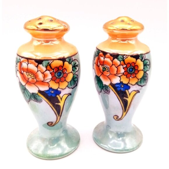Salt Pepper Shakers Lustreware Set Peach Pearl Blue Floral Accents  Japan 4 In - Picture 1 of 14